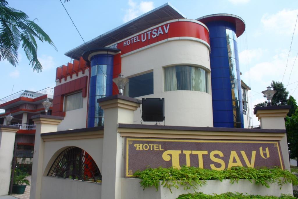 Hotel Utsav Дехрадун Екстериор снимка