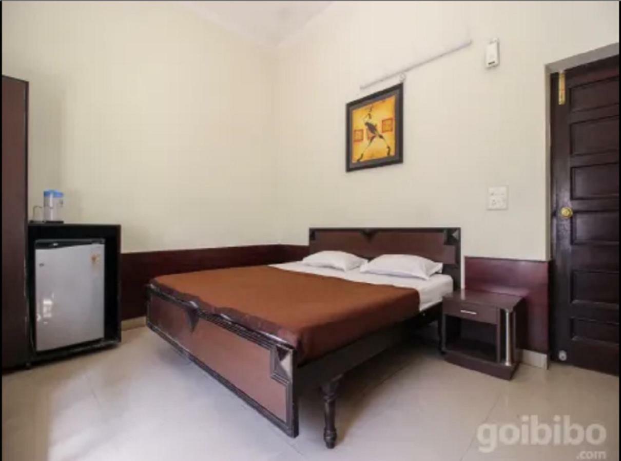 Hotel Utsav Дехрадун Екстериор снимка