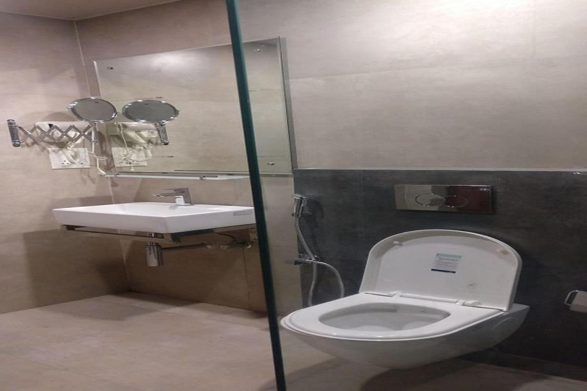 Hotel Utsav Дехрадун Екстериор снимка